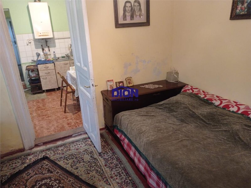 CASA DE VANZARE zona Eroii Revolitiei