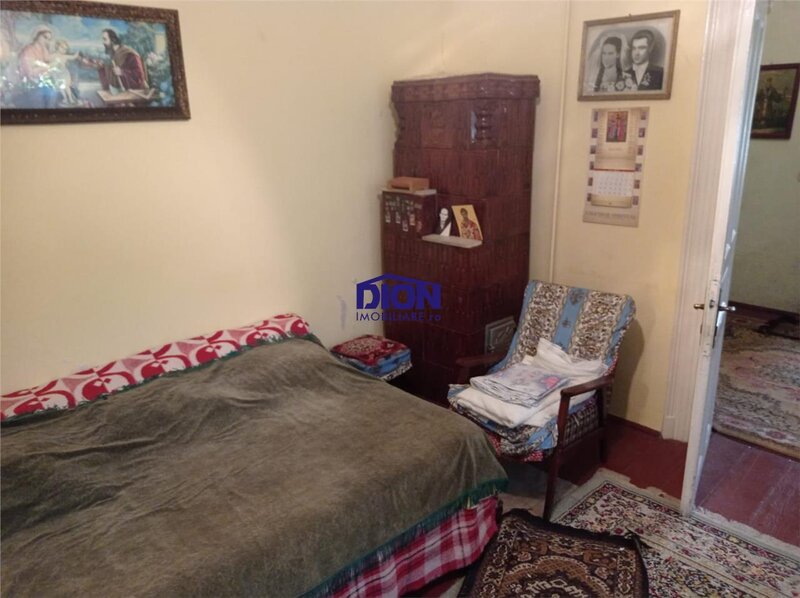 CASA DE VANZARE zona Eroii Revolitiei